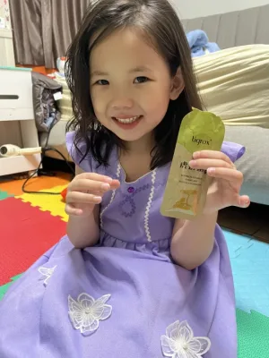 孩子手持虎奶菇養氣飲隨身包