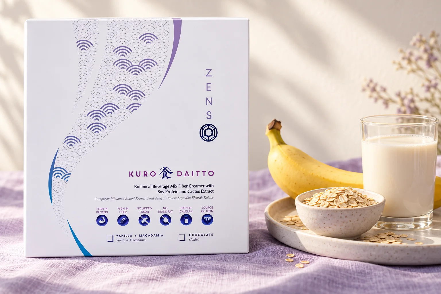KURO DAITTO 營養纖寶沖泡飲盒裝，旁邊是香蕉、燕麥與一杯豆漿