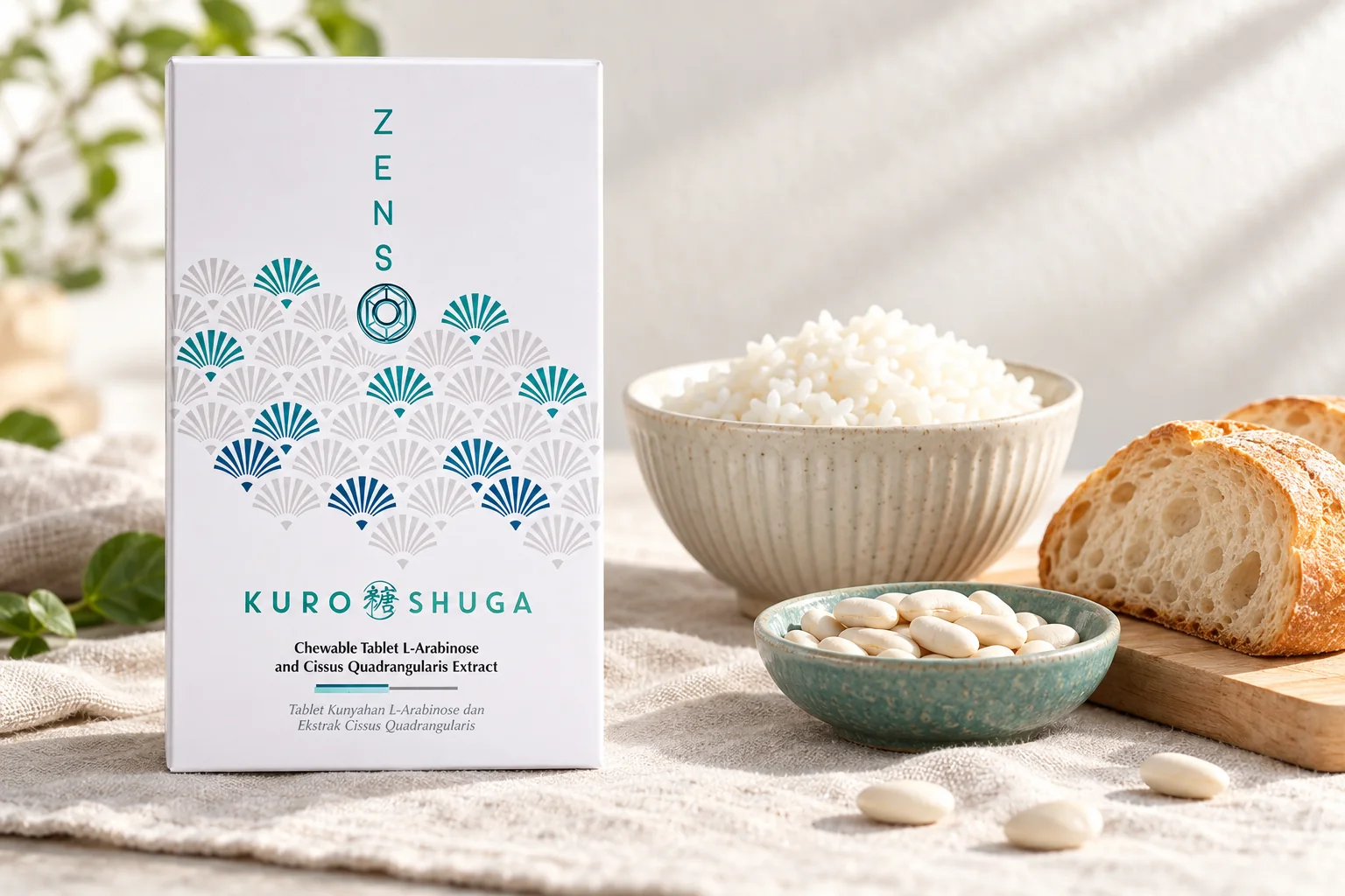 KURO SHUGA 輕盈卡甜錠盒裝，旁邊是白飯、麵包與白腎豆